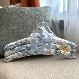 NEW Vintage Cottagecore Allure Scented Hangers Floral Fabric Padded Set of 3